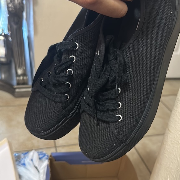 Steve Madden black platform sneakers - Picture 3 of 4
